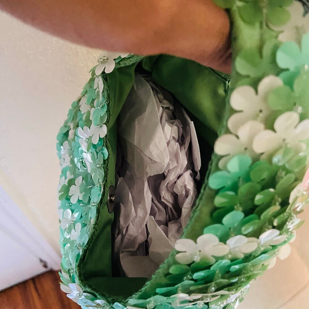 Viral Made in India Green Beaded Floral Handbag -- NWT - Picture 7 of 9
